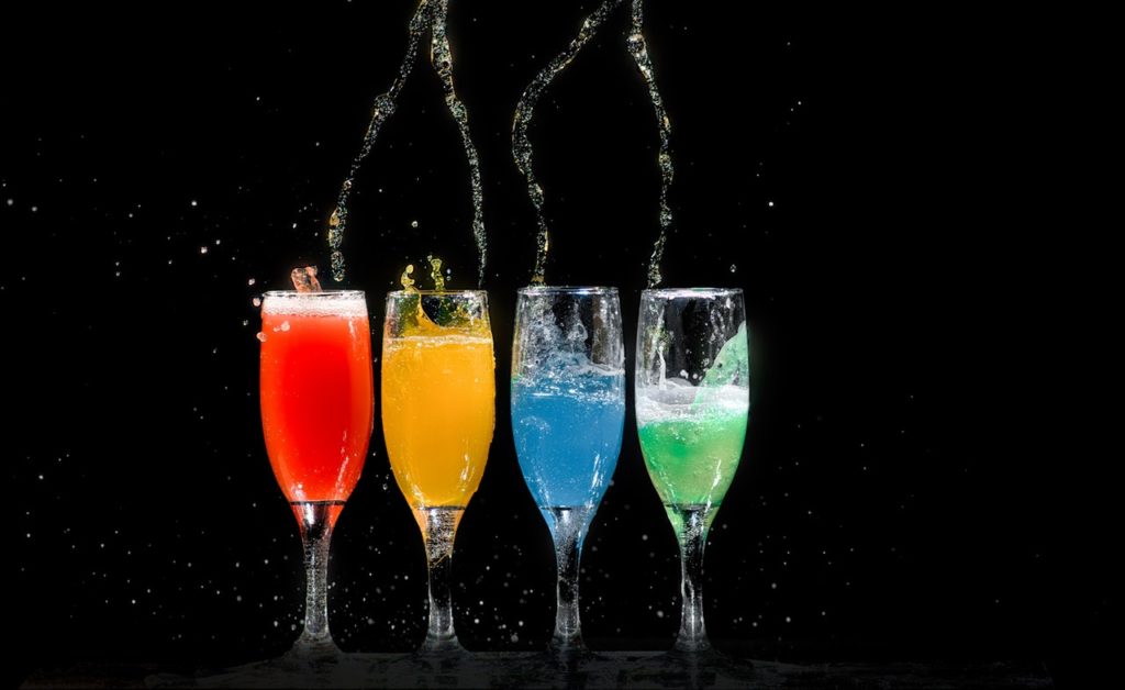 10 Drinks to Order on a Date this Summer Drinks to order on a Date